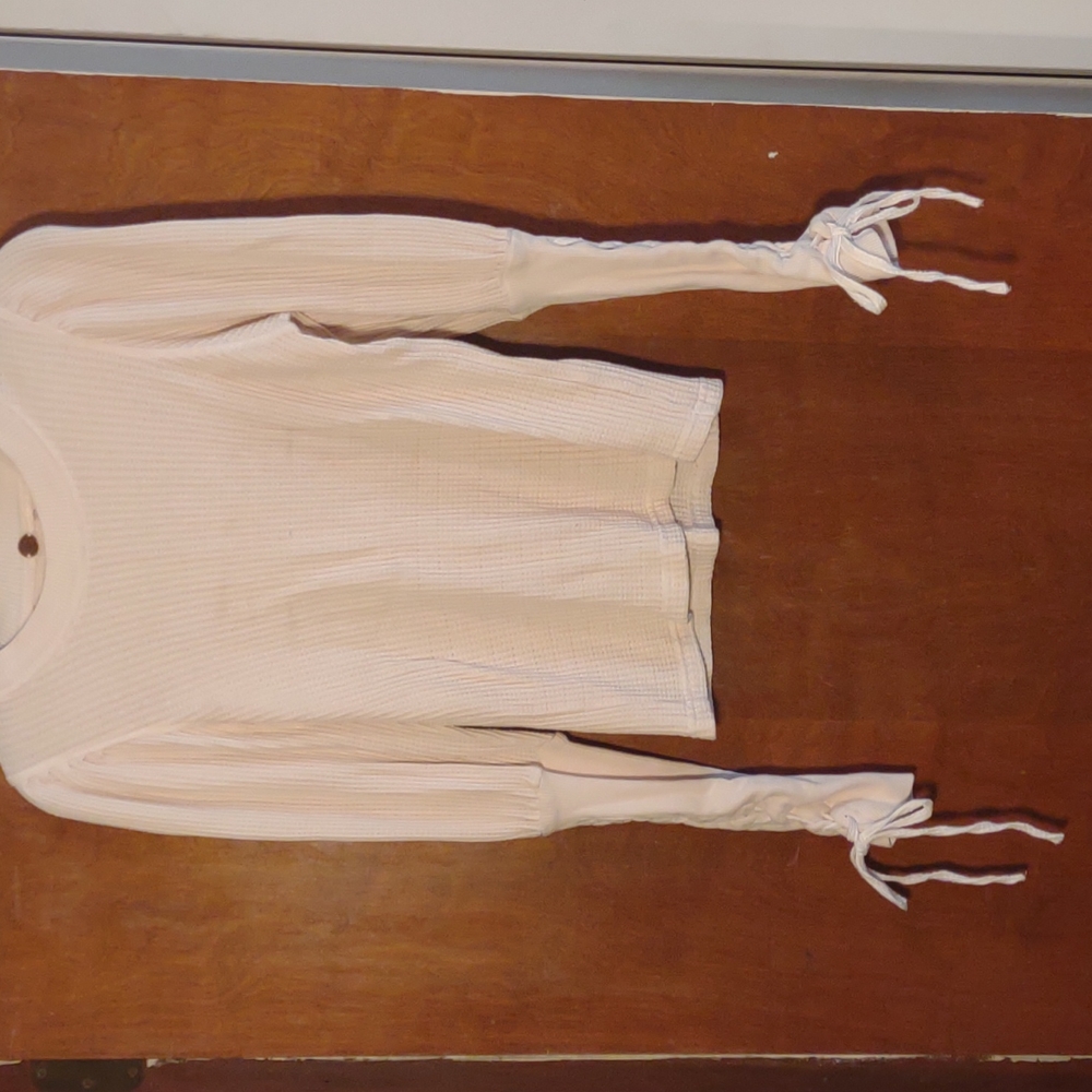 Free People One cream top. X small
